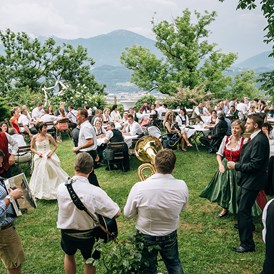 Hochzeit: Heiraten im Freien - im Gasthaus Planötzenhof in Innsbruck. - Gasthaus Planötzenhof