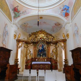 Hochzeit: Kapelle Innenansicht - Schloss Neubruck