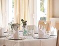 Hochzeit: eingedeckter Tisch - Parkhotel Bilm**** im Glück am Stadtrand Hannovers