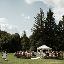 Hochzeit: Freie Trauung in unserem Schlosspark. - Schloss Stülpe