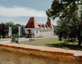 Hochzeit: Der Schlosswirt Kornberg in der Steiermark bietet Platz für 180 Hochzeitsgäste. - Schlosswirt Kornberg