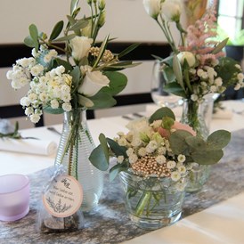 Hochzeit: Stilvolle Tischdekoration - Naturhotel Schloss Kassegg
