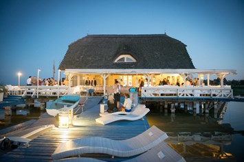 Hochzeit: Haus im See