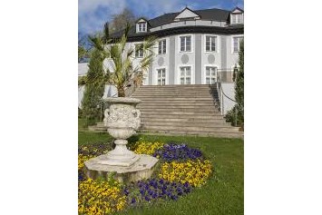 Hochzeit: Unsere herrschaftliche VILLA VERA in der Nähe von DortmundTerrasse mit großer Treppe gibt Ihrem Fest einen passenden Rahmen - Villa Vera
