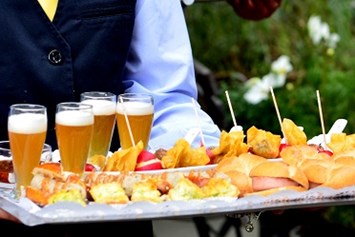 Hochzeit: Bayrisches Fingefood
 - ViCulinaris im Kolbergarten