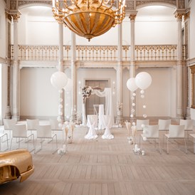 Hochzeit: Heiraten im Spiegelsaal des Museum Art.Plus - Museum Art.Plus