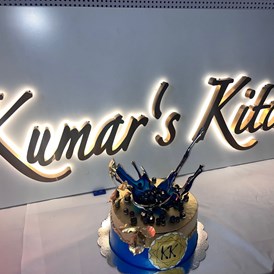 Hochzeit: KK - Logo + Torte (auf Wunsch) - Kumar's Kitchen