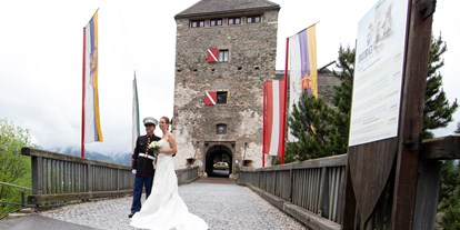 Hochzeit - Parkplatz: kostenlos - Trofaiach - Feiern Sie Ihre Hochzeit auf der Burg Oberkapfenberg. - Burg Oberkapfenberg