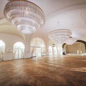 Hochzeit: Kuppelsaal von innen - Weitsicht Cobenzl