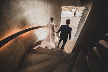 Hochzeit: Der Aufgang zum Festsaal  - Eichenstolz