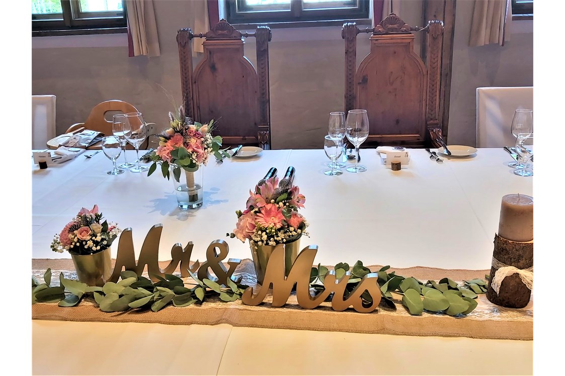 Hochzeit: Milser Stadl, Hochzeitstafel - Trofana Tyrol