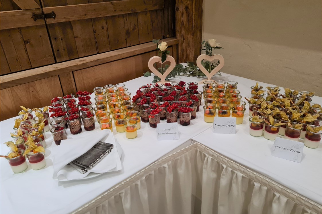 Hochzeit: Milser Stadl, Dessert-Buffet - Trofana Tyrol