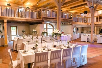 Hochzeit: Die Hochzeitslocation Hammerschloss-Stodl Schmidmühlen in Bayern bietet Platz für bis zu 160 Hochzeitsgäste.  - Hammerschloss-Stodl Schmidmühlen