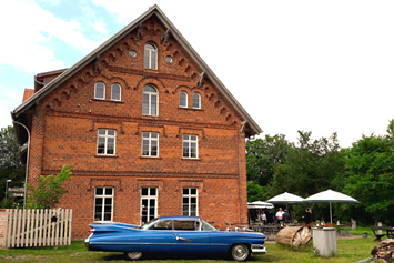 Hochzeit: Hochzeitsauto vor der Bolter Mühle - Bolter Mühle