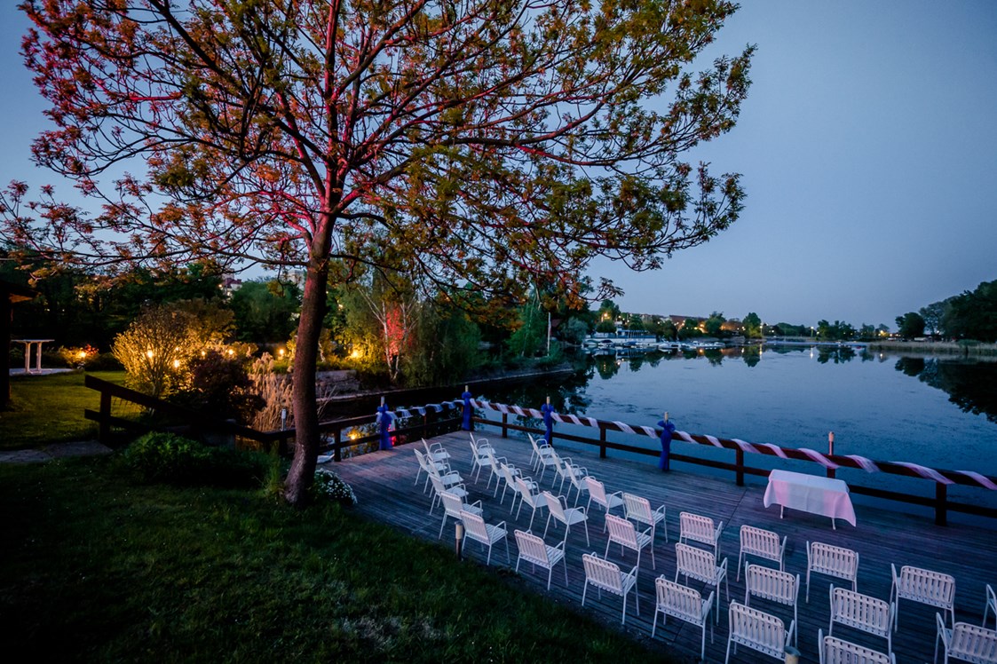 Hochzeit: Abendstimmung an der Alten Donau der La Creperie.
Foto © weddingreport.at - La Creperie
