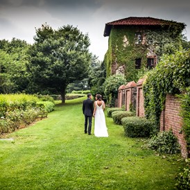 Hochzeit: Das Anwesen ist von 37 Hektar gepflegtem Park land umgeben - GEHEIMTIPP Hochzeit Anwesen im italienischen Piemont