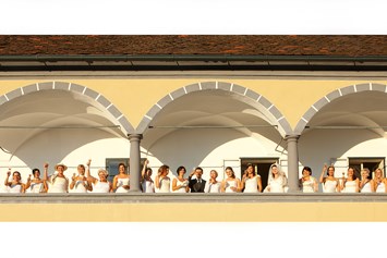 Hochzeit: 30 m langer Arkadengang im Freien. Perfekt für Raucher oder Sektempfang im Kastell Stegersbach - Kastell Stegersbach