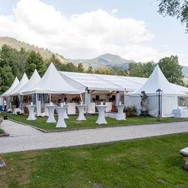 Hochzeit: elegantes Zelt im Schlossgarten - Schloss Prielau Hotel & Restaurants
