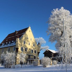 Hochzeit: Eine wunderschöne Foto-Location - selbst im Winter. - Schloss zu Hopferau 