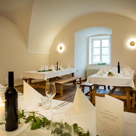 Hochzeit: 2018 Gewölbestube - gut Platz und Raum für ca. 26 Personen - Schloss Greifenburg