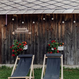 Hochzeit: Entspannt während der Hochzeit bei einem kühlen Blonden in der Gartenoase des Herkhof. - Herkhof