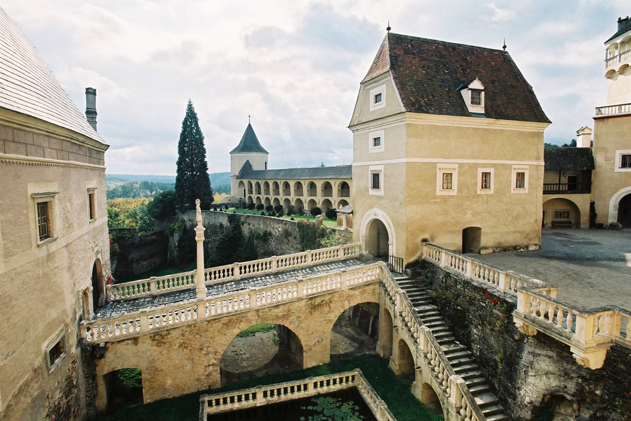 Renaissanceschloss Rosenburg Angaben zu den Festsälen Burghof