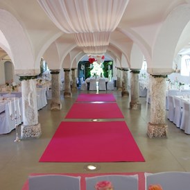 Hochzeit: Viele Gestaltungsmöglichkeiten in Thon7
Großer Festsaal für bis zu 220 Personen - Thon 7 - Feiern mit Tradition