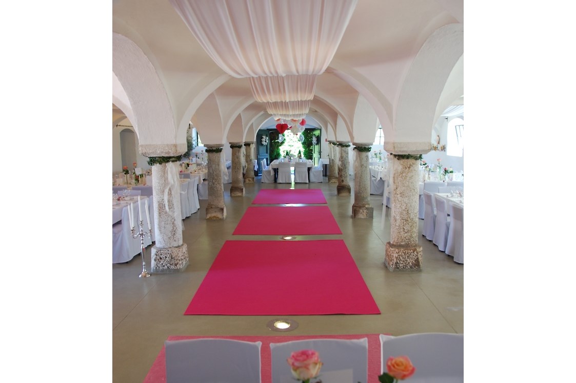 Hochzeit: Viele Gestaltungsmöglichkeiten in Thon7
Großer Festsaal für bis zu 220 Personen - Thon 7 - Feiern mit Tradition