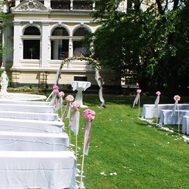 Hochzeit: Die Alternative: Eine freie Trauung :)  - Villa Au
