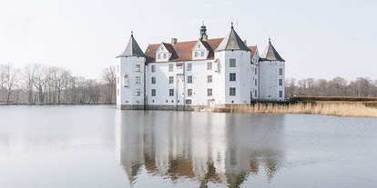 Hochzeit - Umgebung: am Meer - Schleswig-Holstein - Feiern Sie Ihre Hochzeit im Schloss Glücksburg in 24960 Glücksburg. - Schloss Glücksburg