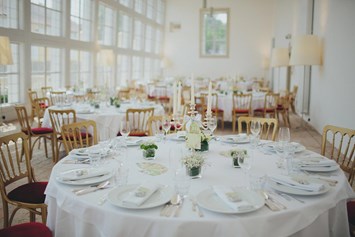 Hochzeit: Heiraten in der Orangerie. 
Maximale Kapazität: 120 Personen
 - Schloss Hof