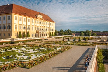 Hochzeit: Schloss Hof in Niederösterreich
 - Schloss Hof