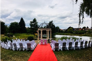Hochzeit: Haus Wildrose