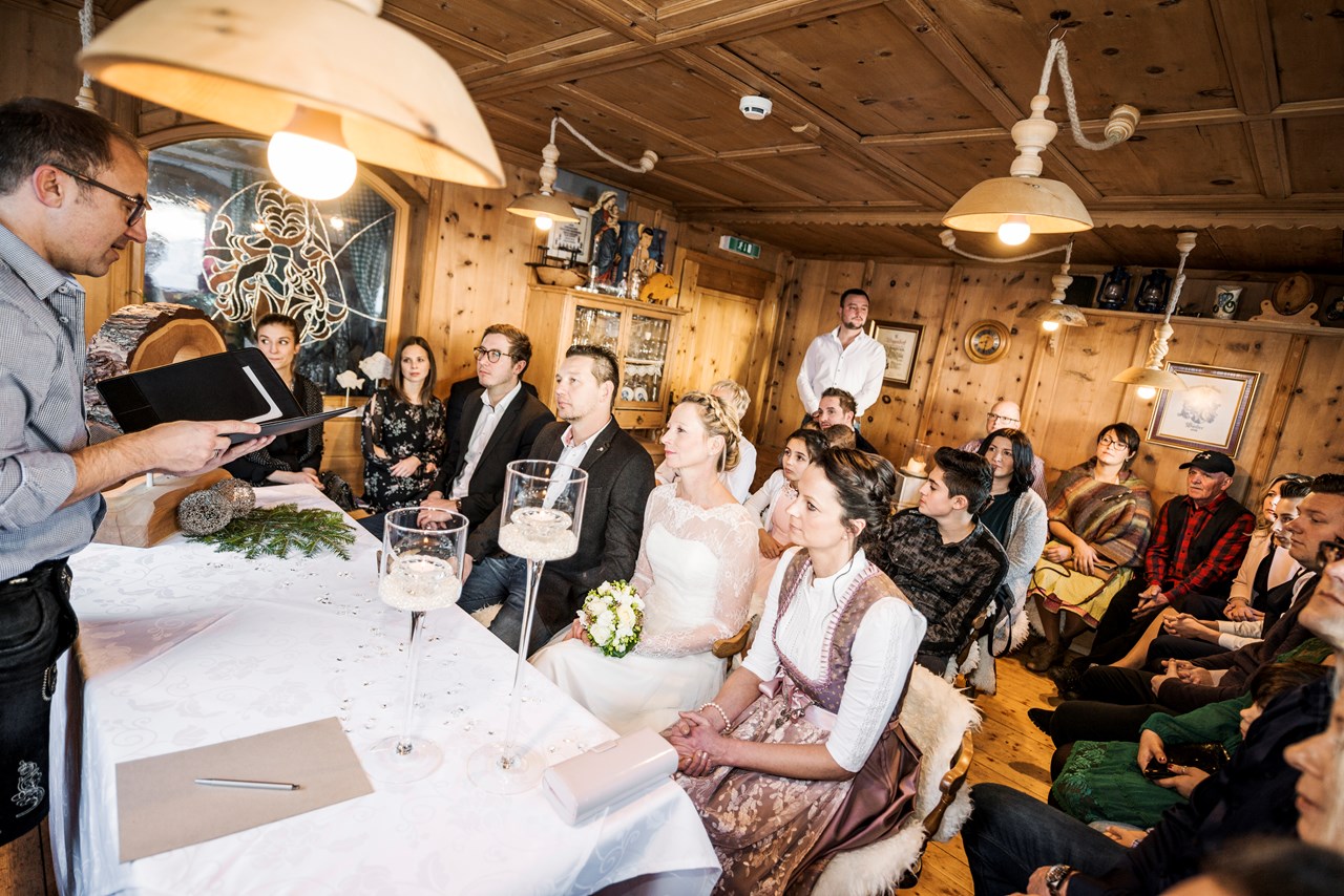 Berghotel Gerlosstein Angaben zu den Festsälen Zirbenstube - kleine Hochzeitstube