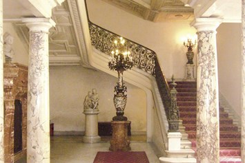 Hochzeit: Ein Blick auf das Stiegenhaus des Palais Pallavicini. - Palais Pallavicini