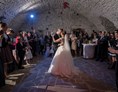 Hochzeit: Zünftige Party im Gewölbe - Schloss Thörl