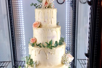 Hochzeit: Naked Cake aus der Schlosskonditorei - Hochzeitsschloss Gloggnitz