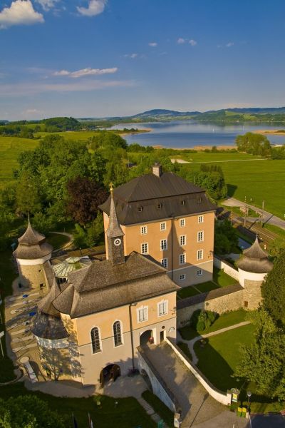 Le Seeburg sur le lac Wallersee