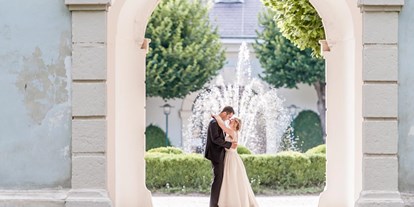Hochzeit - Umgebung: am Land - PLZ 7071 (Österreich) - Feiern Sie Ihre Hochzeit im Schloss Halbturn im Burgenland.
Foto © weddingreport.at - Schloss Halbturn - Restaurant Knappenstöckl