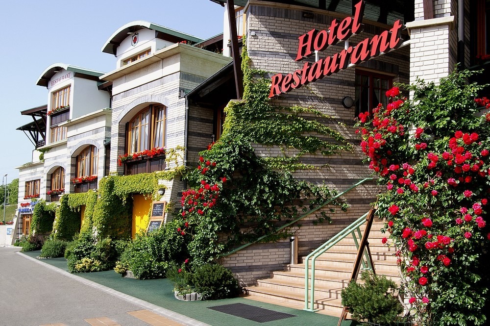Hochzeitslocation -     Traumhochzeit in Sopron mit romantischem Ambiente und exklusiver Gastfreundschaft. - Rosengarten Hotel & Restaurant