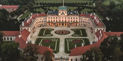 Bruiloft - Umgebung: im Park - Röjtökmuzsaj - Schloss Esterházy - Fertöd