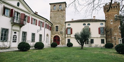 Hochzeit - Capriva del Friuli - Heiraten im Castello di Buttrio in Italien.
Foto © henrywelischweddings.com - Castello di Buttrio
