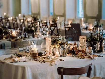 Wedding - Art der Location: Villa - Nußberg (Moosburg) - Romantik bei Kerzenlicht, unser oberstes Gebot für Sie besondere Augenblicke ganz Ihren Vorstellungen entsprechend zu schaffen. - Alte Schule