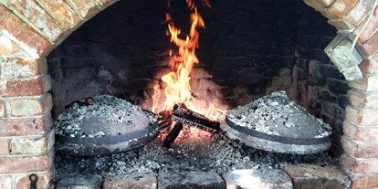 Hochzeit - Mittewald (Villach) - Feuer als Ursprung alt bewährter Küchenkunst, steht auch heute noch beim Zubereiten der Gerichte bei uns im Mittelpunkt. - Alte Schule