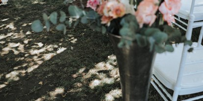 Hochzeit - Garten - Kärnten - Gerne empfehlen wir Ihnen Floristen, Musik Bands, DJ's, Fotografen, freie Redner, Visagisten u.ä, damit Sie den wichtigsten Tag Ihres Lebens als Brautpaar ungestört und vollkommen genießen können. - Alte Schule