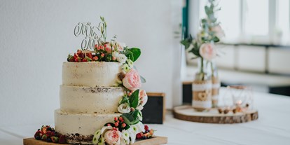 Hochzeit - Geeignet für: Vernissage oder Empfang - Pyhrn-Priel - (C) Sarah Kreutzhuber

Hochzeitstorte von der Haus eigenen Konditormeisterin  - ABP Burgers