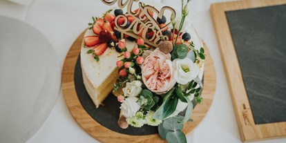 Hochzeit - Geeignet für: Vernissage oder Empfang - Pyhrn-Priel - (C) Sarah Kreutzhuber

Hochzeitstorte von der Haus eigenen Konditormeisterin  - ABP Burgers