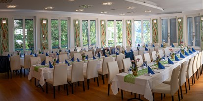 Hochzeit - Hochzeitsessen: mehrgängiges Hochzeitsmenü - Aigen im Ennstal - Raumgestaltung und Tischdekoration - ABP Burgers