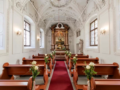 Nozze - Frühlingshochzeit - Berchtesgaden - Unsere barocke Kapelle ist für christliche und nicht-christliche Trauungen frei gegeben und bietet Platz für 40 Personen - ARCOTEL Castellani Salzburg