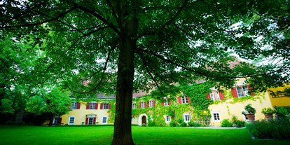 Hochzeit - Großklein - Genießen Sie die Gartenanlagen des Schloss Ottersbach.
Foto © greenlemon.at - Schloss Ottersbach